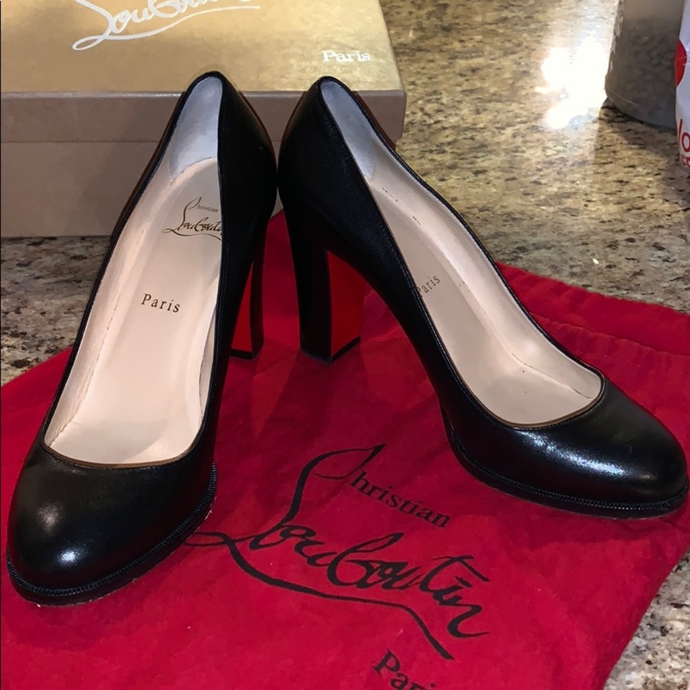 Christian Louboutin red bottoms size 39 size 9